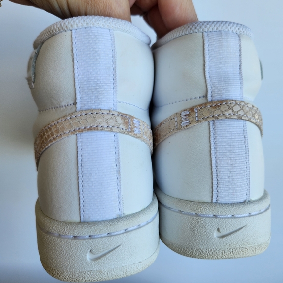 Nike Women's Court Royale 2 Mid High-Top Sneakers Snakeskin Swoosh Size 7.5 - Picture 11 of 17